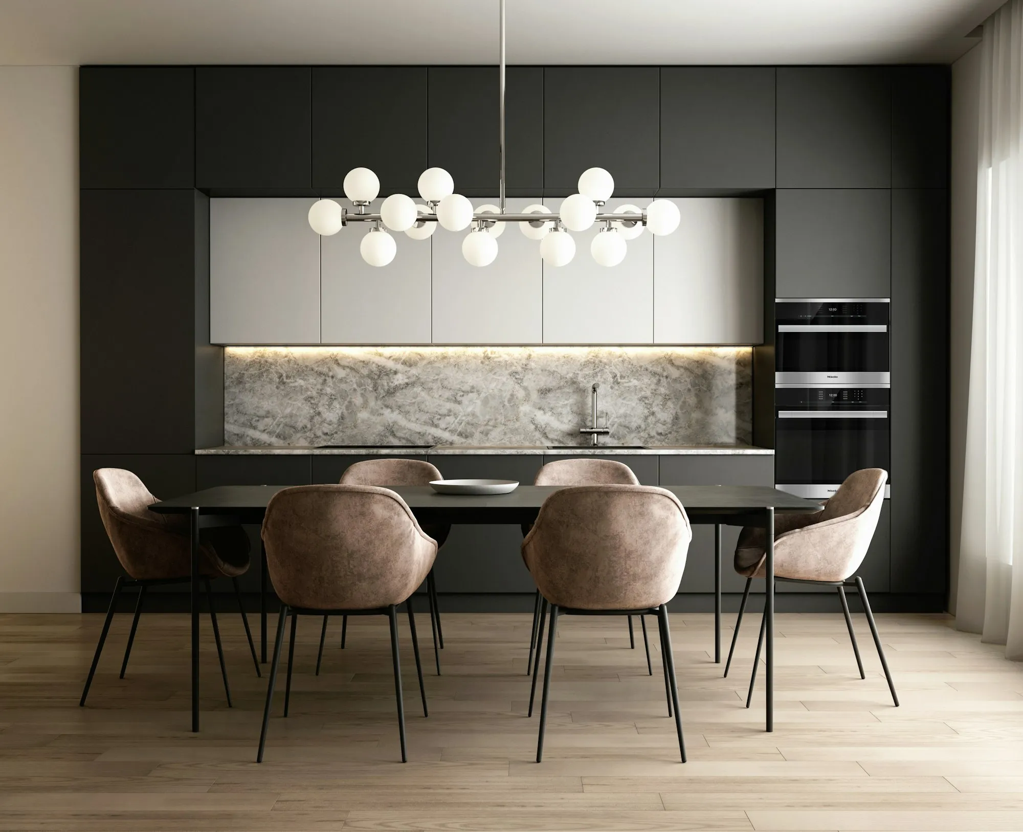 Na: moderne leefkeuken met donkere kasten, eettafel en hanglamp